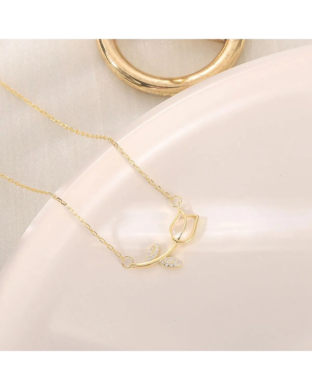 Naszyjnik stalowy złoty - kwiatek (BM025)