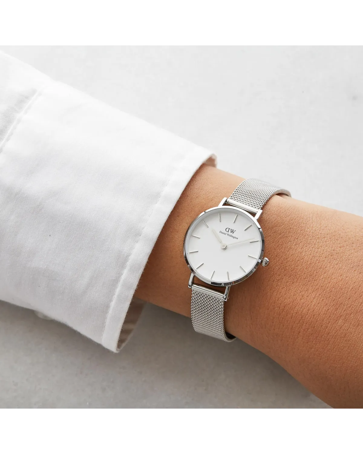 ZEGAREK DAMSKI DANIEL WELLINGTON Classic Petite Sterling DW00100220 28mm