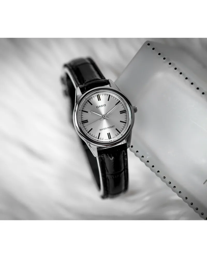 Zegarek Damski Casio Collection LTP-V005L- 7A (zd582g) + BOX Zegarek Damski Casio Collection LTP-V005L- 7A (zd582g) + BOX