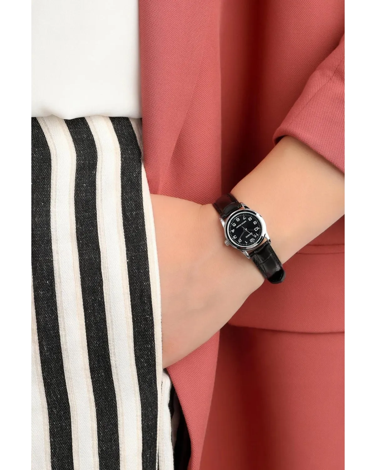 ZEGAREK DAMSKI CASIO LTP-V001L-1B (zd588a) + BOX ZEGAREK DAMSKI CASIO LTP-V001L-1B (zd588a) + BOX