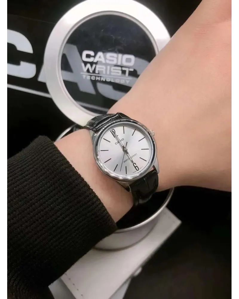 ZEGAREK DAMSKI CASIO LTP-V005L 7BUDF (zd582c) + BOX ZEGAREK DAMSKI CASIO LTP-V005L 7BUDF (zd582c) + BOX