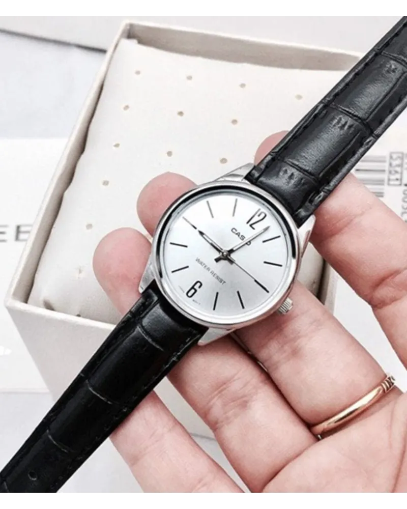 ZEGAREK DAMSKI CASIO LTP-V005L 7BUDF (zd582c) + BOX ZEGAREK DAMSKI CASIO LTP-V005L 7BUDF (zd582c) + BOX