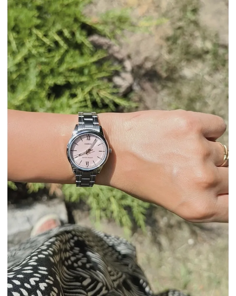 ZEGAREK DAMSKI CASIO LTP-V005D-4B2 (zd586h) + BOX ZEGAREK DAMSKI CASIO LTP-V005D-4B2 (zd586h) + BOX