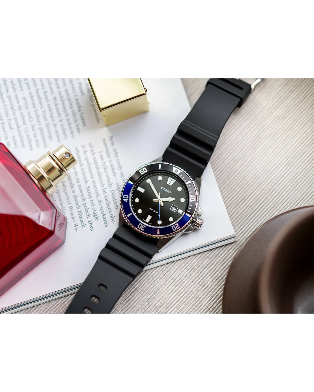 ZEGAREK MĘSKI CASIO  MDV 107-1A2  WR200 (zd172a) + BOX