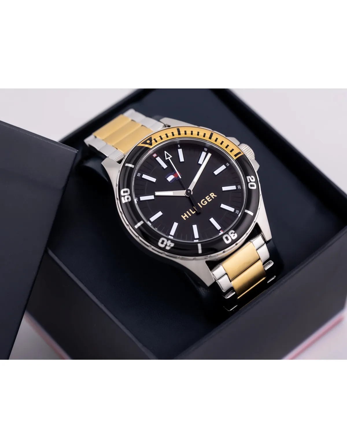 ZEGAREK MĘSKI TOMMY HILFIGER Logan 1792013 (zf106a) ZEGAREK MĘSKI TOMMY HILFIGER Logan 1792013 (zf106a)