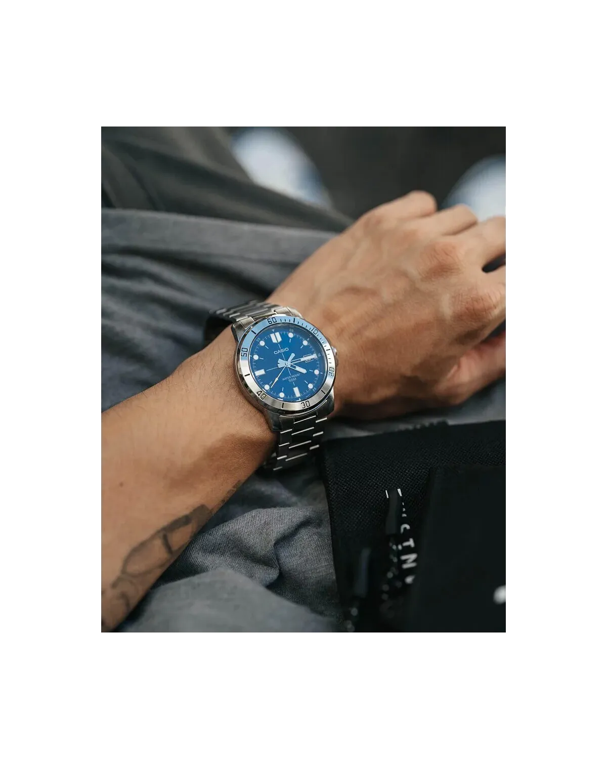 ZEGAREK MĘSKI CASIO MTP-VD01D-2E (zd185c) + BOX ZEGAREK MĘSKI CASIO MTP-VD01D-2E (zd185c) + BOX
