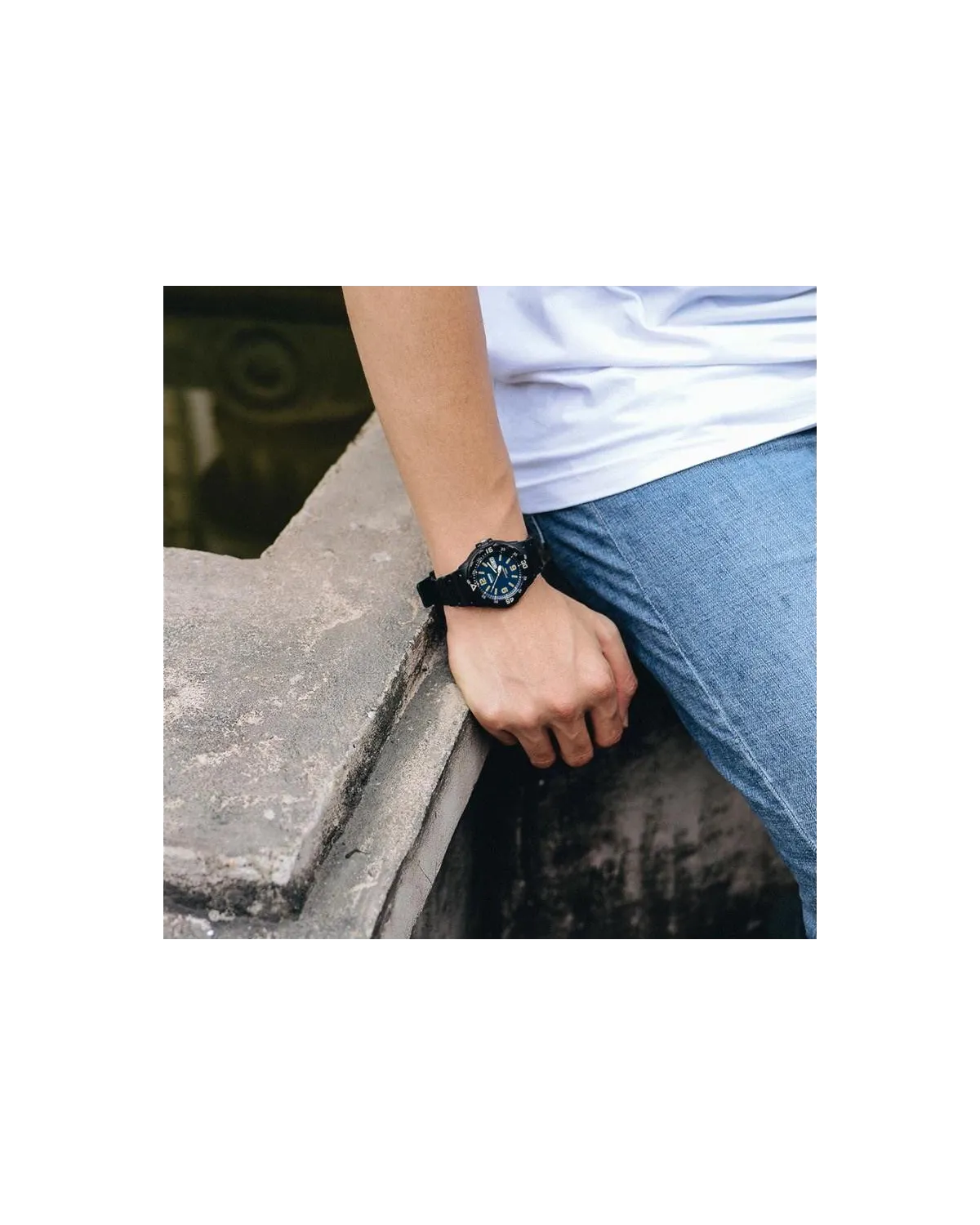 ZEGAREK MĘSKI CASIO MRW-200H-2B3 (zd147e) + BOX ZEGAREK MĘSKI CASIO MRW-200H-2B3 (zd147e) + BOX