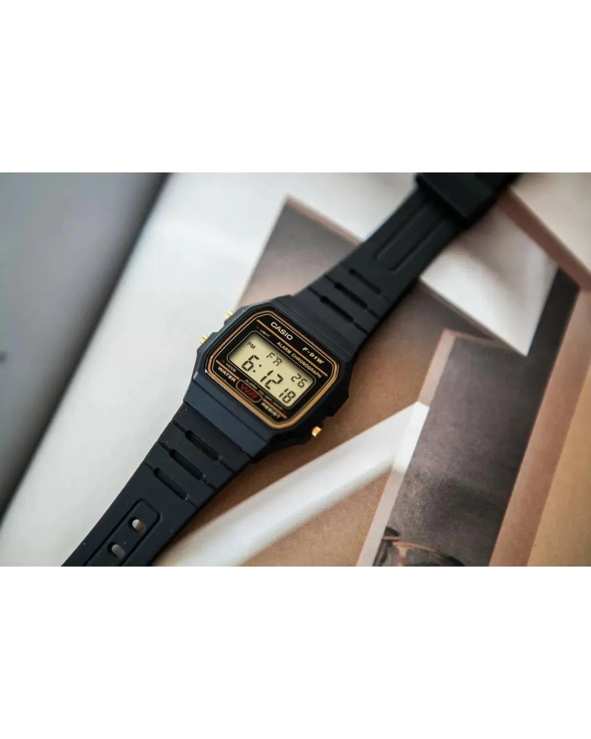 ZEGAREK MĘSKI CASIO F-91WG-9QDF + BOX ZEGAREK MĘSKI CASIO F-91WG-9QDF + BOX