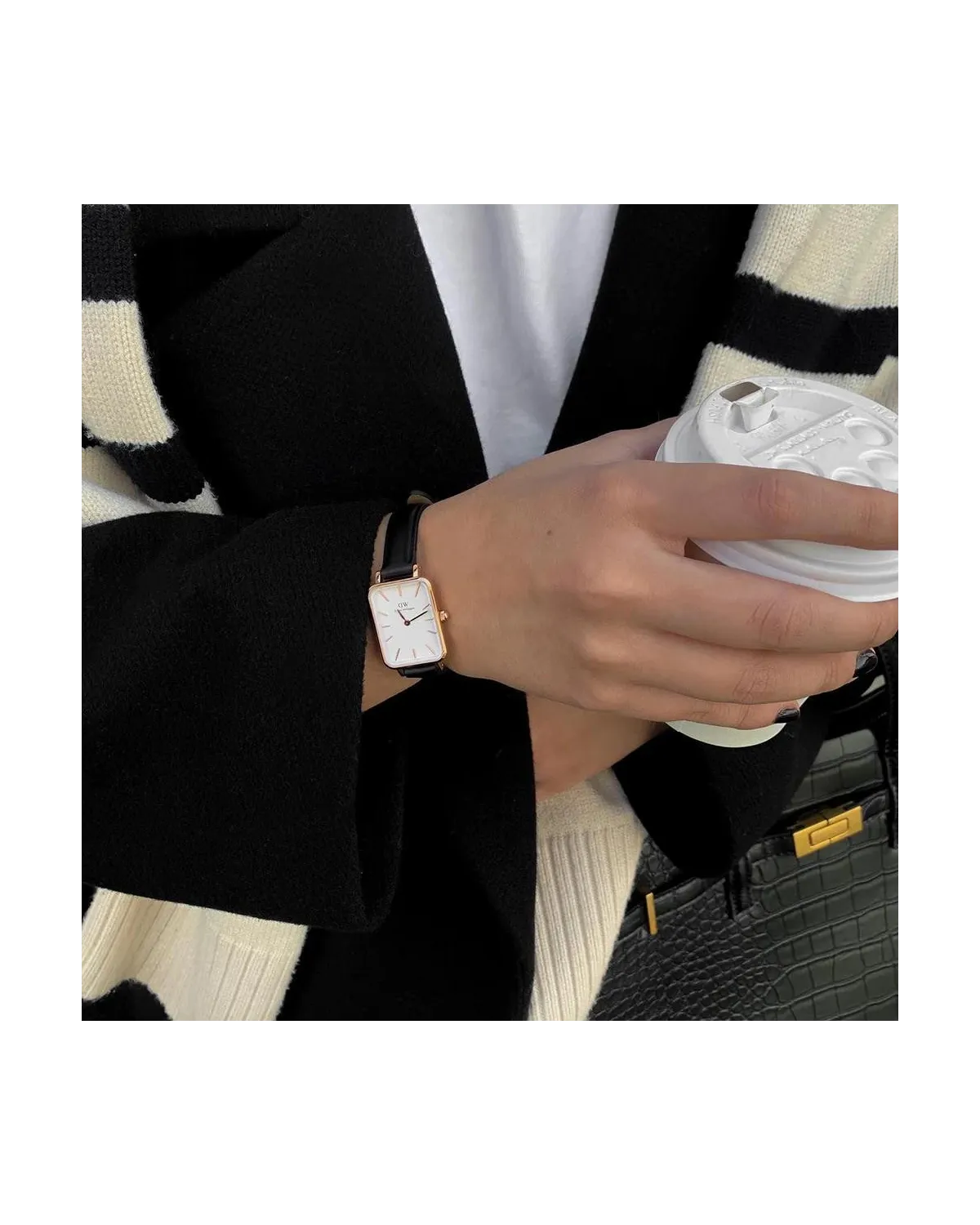 ZEGAREK DAMSKI DANIEL WELLINGTON DW00100434 - Quadro Pressed Sheffield Gold 32mm + BOX ZEGAREK DAMSKI DANIEL WELLINGTON DW00100434 - Quadro Pressed Sheffield Gold 32mm + BOX