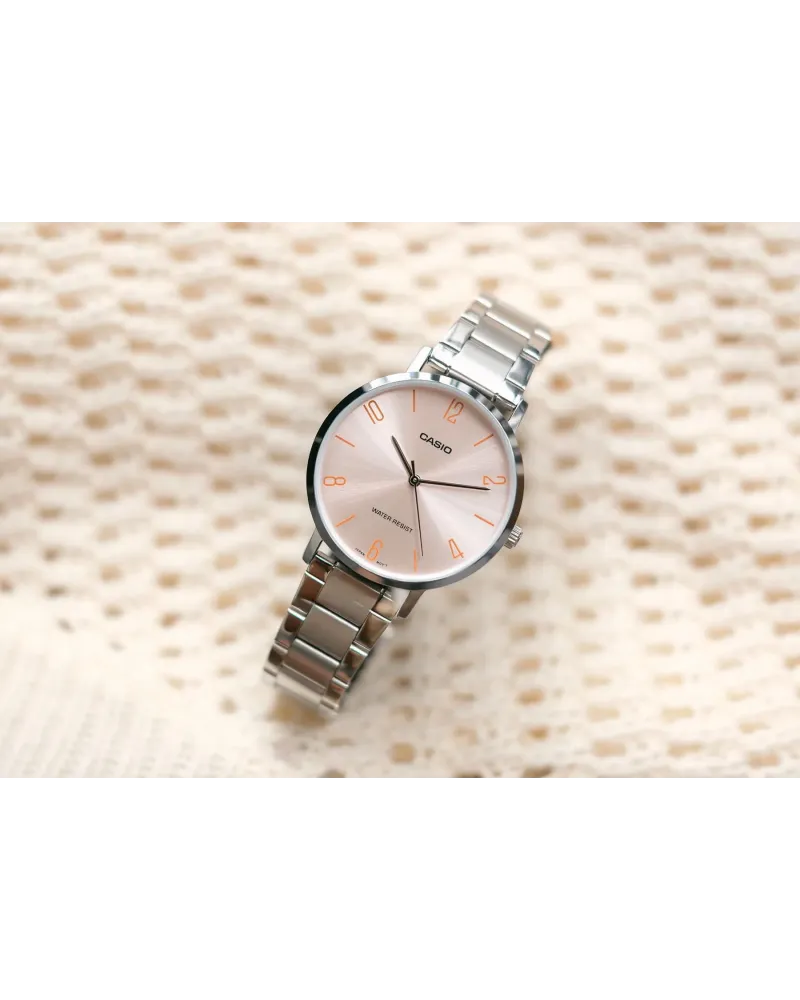 ZEGAREK DAMSKI CASIO LTP-VT01D-4B2 + BOX (zd613l) ZEGAREK DAMSKI CASIO LTP-VT01D-4B2 + BOX (zd613l)