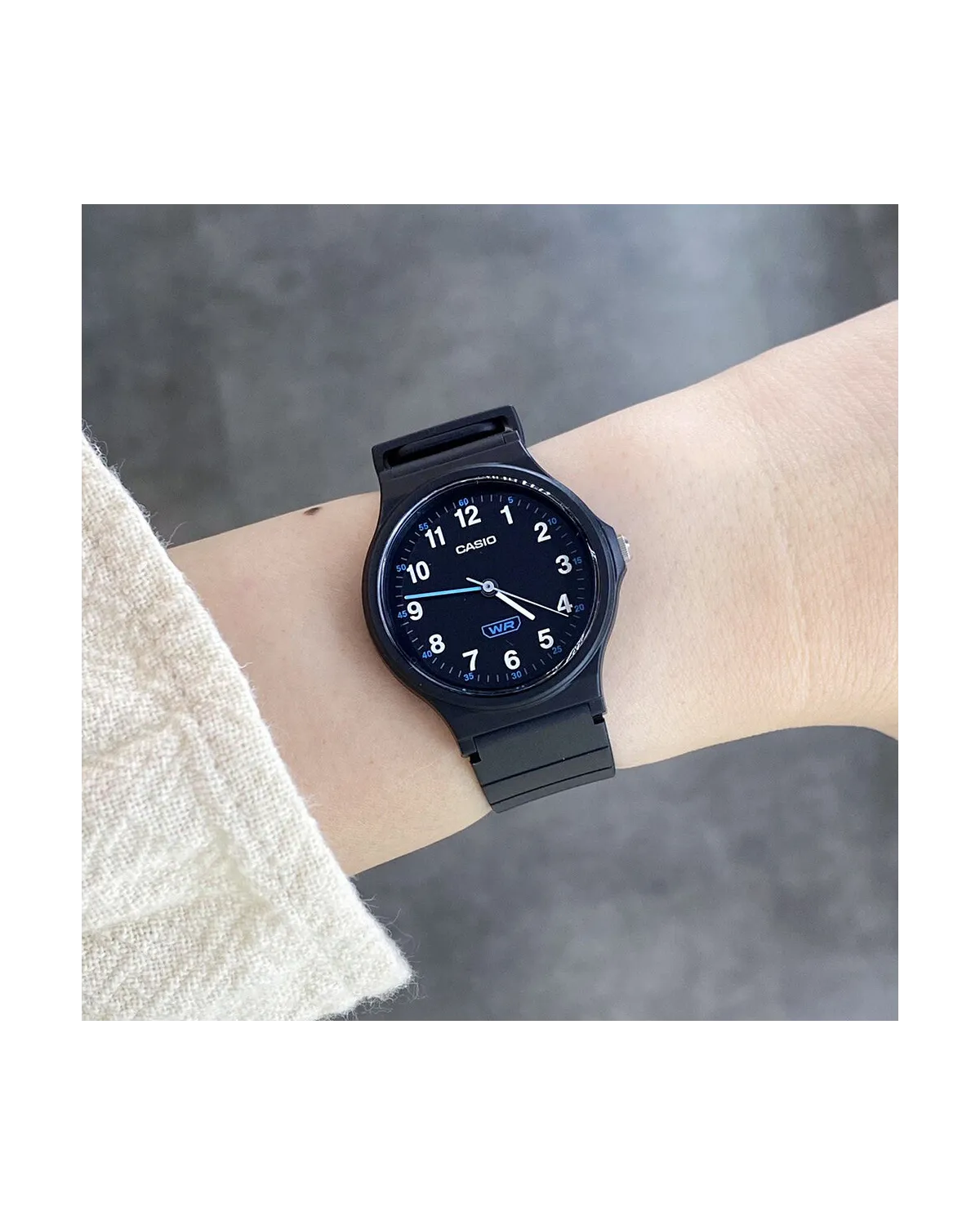 ZEGAREK DAMSKI CASIO LQ-24B-1BDF + BOX ZEGAREK DAMSKI CASIO LQ-24B-1BDF + BOX