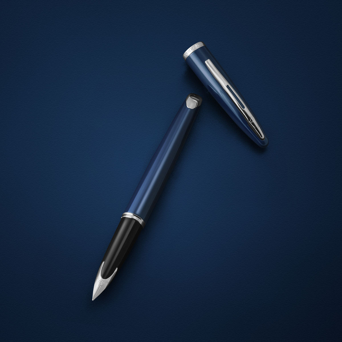 Pióro wieczne Waterman Carene Blue Core CT granatowe z chromowanymi wykończeniami