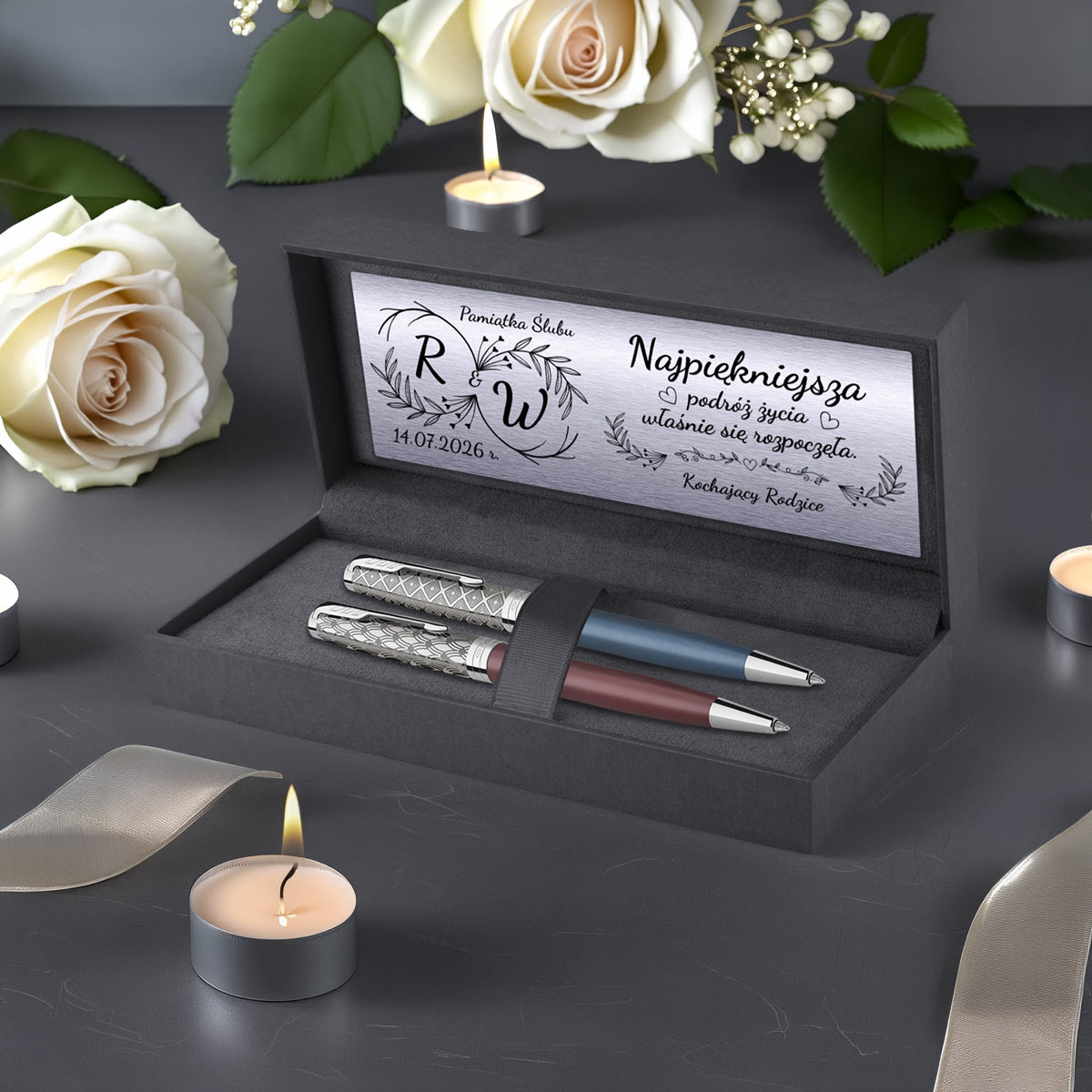 Elegancki zestaw ślubny Parker Sonnet z personalizowaną tabliczką i dwoma długopisami w grafitowym pudełku prezentowym
