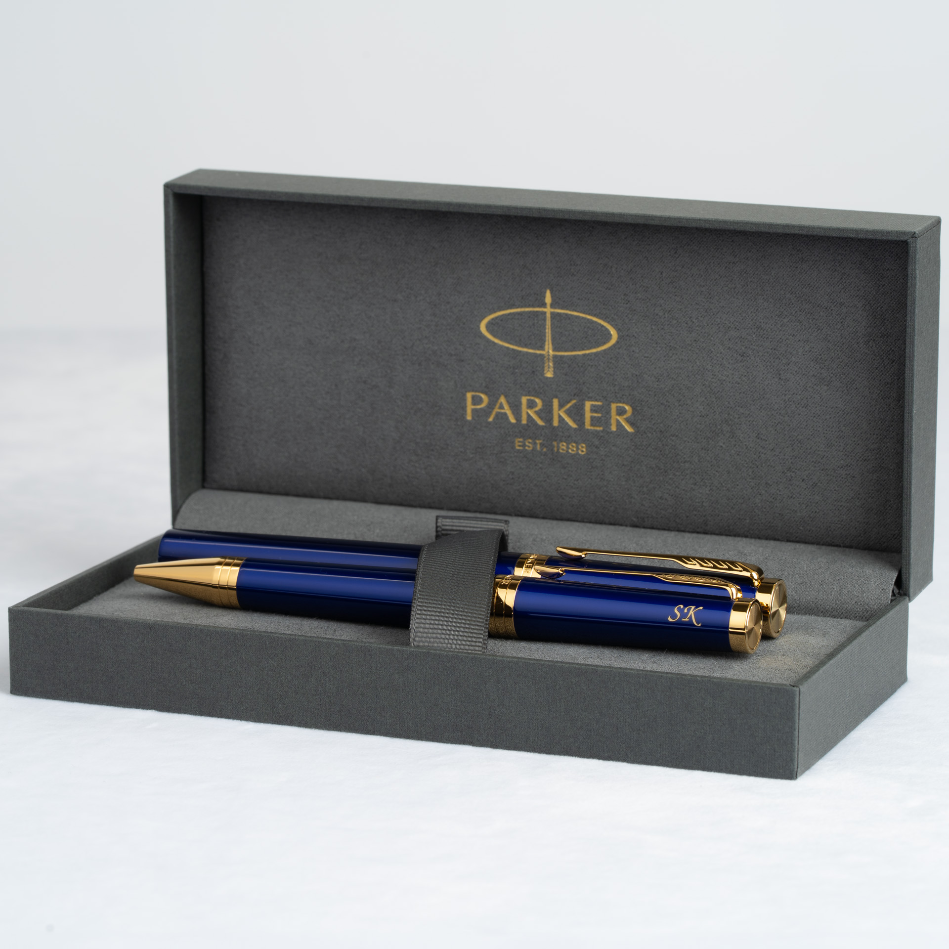 Komplet Parker Ingenuity Granatowy GT z grawerem inicjałów w eleganckim etui Parker.