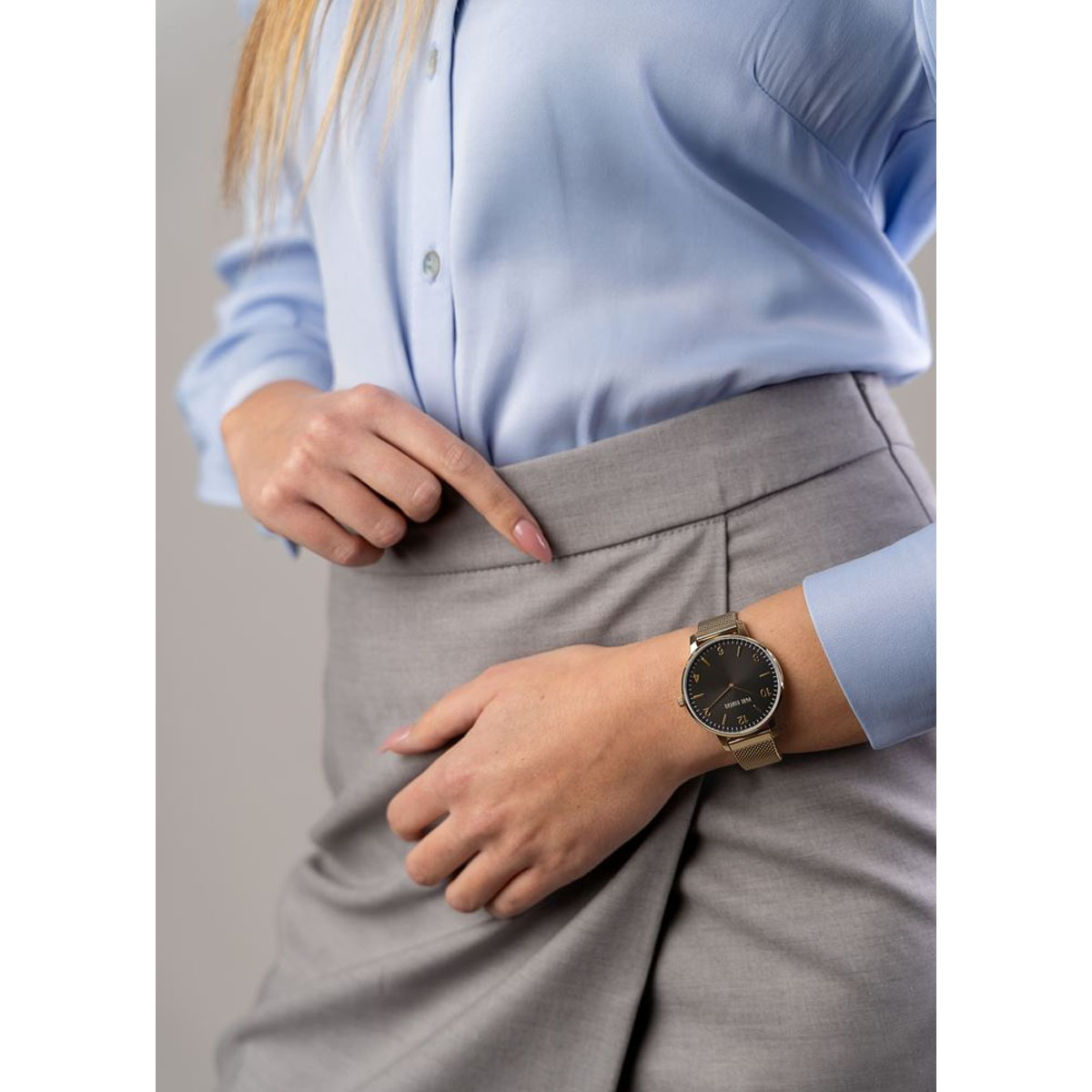 Zegarek Paul Lorens damski PL12177B6-1D1 na złotej bransolecie mesh z czarną tarczą