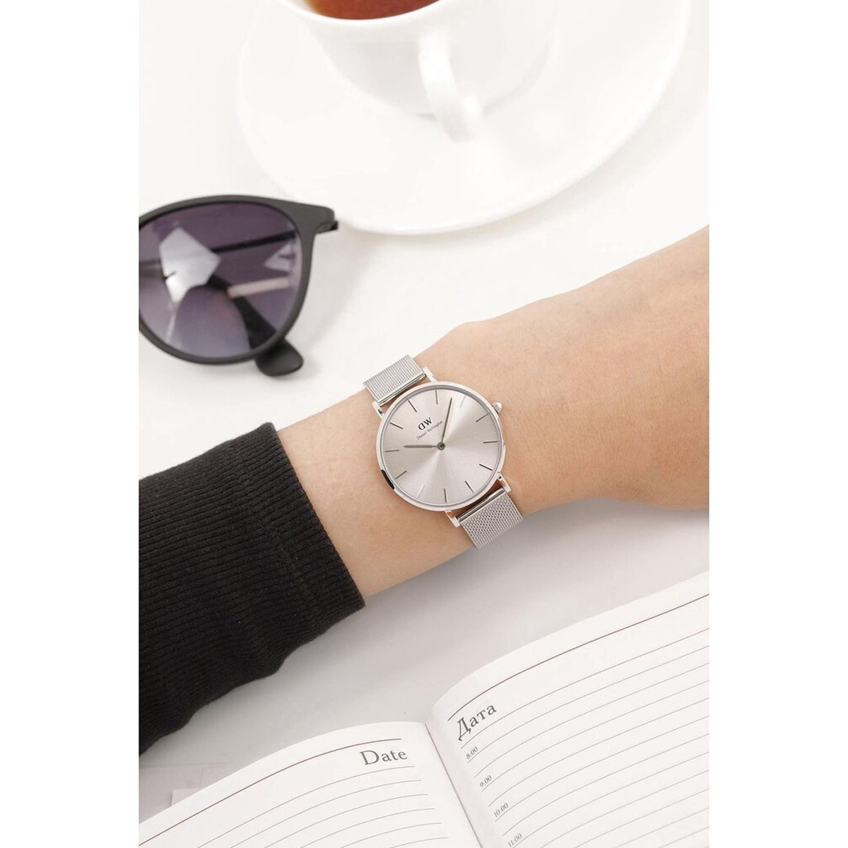 Zegarek damski Daniel Wellington DW00100468 Petite Unitone z białą tarczą i srebrną bransoletą mesh