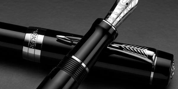 Parker w świecie mody – jak eleganckie pióro dopełnia wizerunek profesjonalisty?