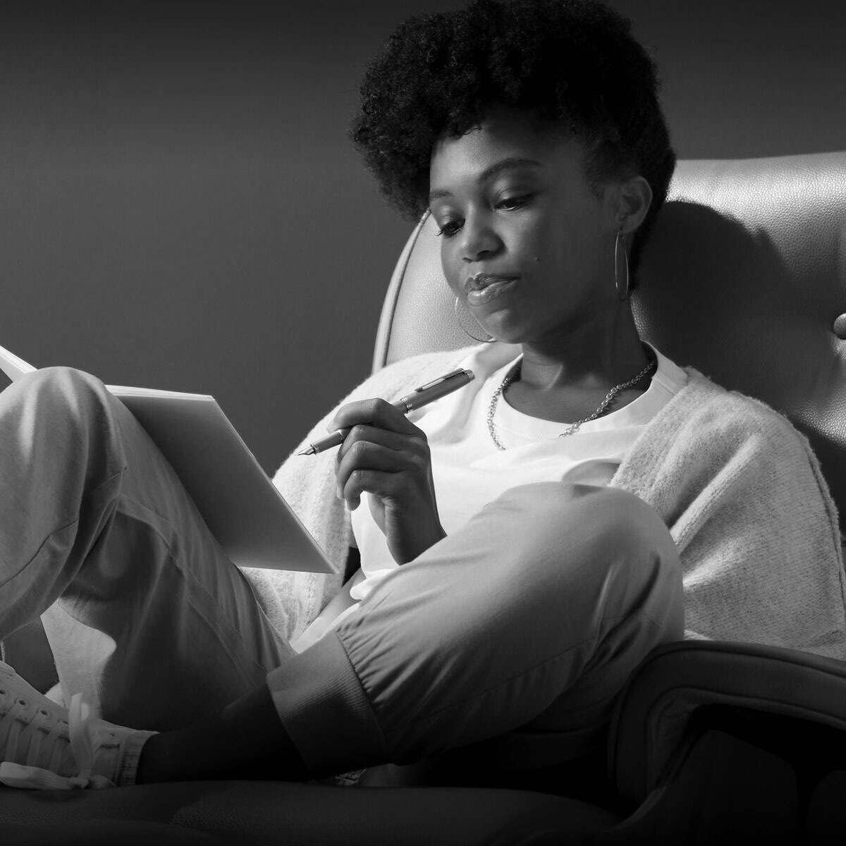 Pisanie piórem jako rytuał. Powolność, styl, uważność