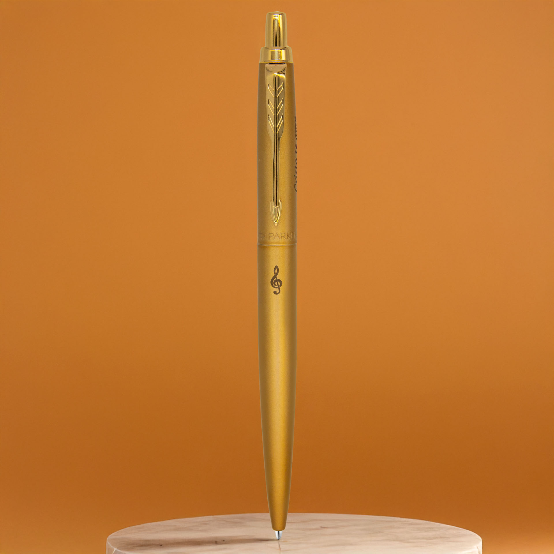 Długopis Parker Jotter XL Monochrome Gold [2122754] – złoty, powiększony korpus XL, monochromatyczne wykończenie, klips-strzała, grawer z nutą