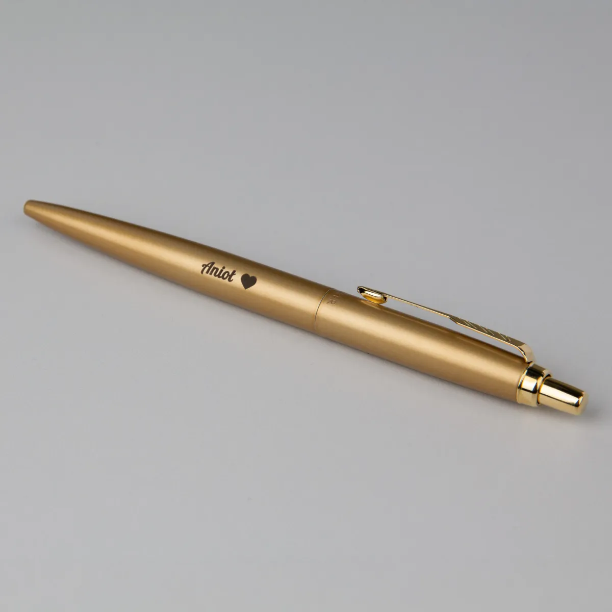 Długopis Parker Jotter XL Monochrome Gold (2122754) z grawerem &bdquo;Anioł&rdquo;, elegancki złoty długopis Parker