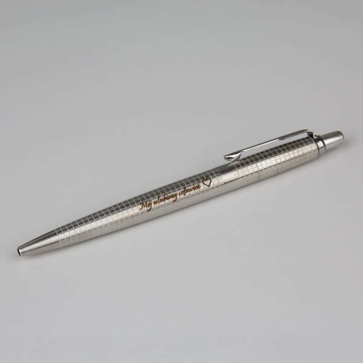 Długopis Parker Jotter 70th Anniversary Stainless Steel CT (2205530) z grawerem &bdquo;M&oacute;j ulubiony człowiek&rdquo;