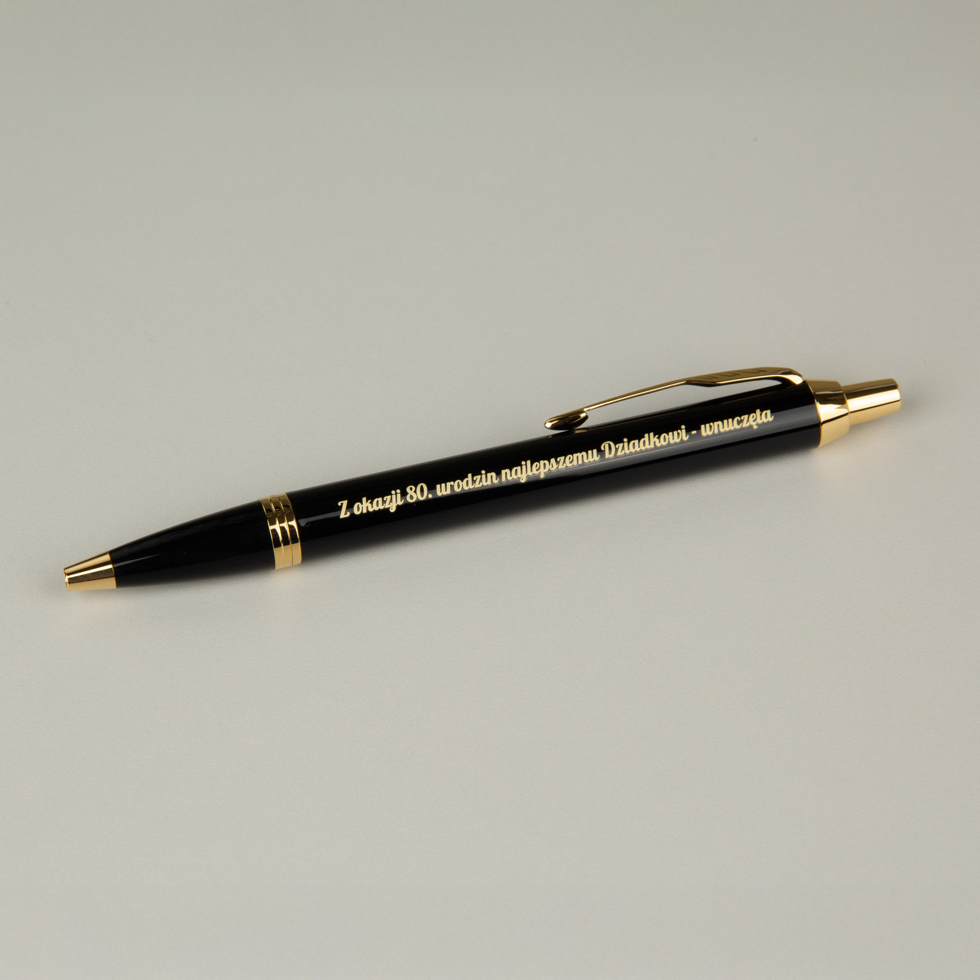 Długopis Parker IM Czarny GT (1931666) z grawerem „Z okazji 80. urodzin najlepszemu Dziadkowi”