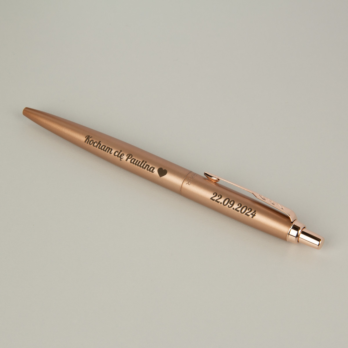 Różowo-złoty długopis Parker Jotter XL Monochrome Pink Gold (2122755) z personalizowanym grawerem, elegancki design premium