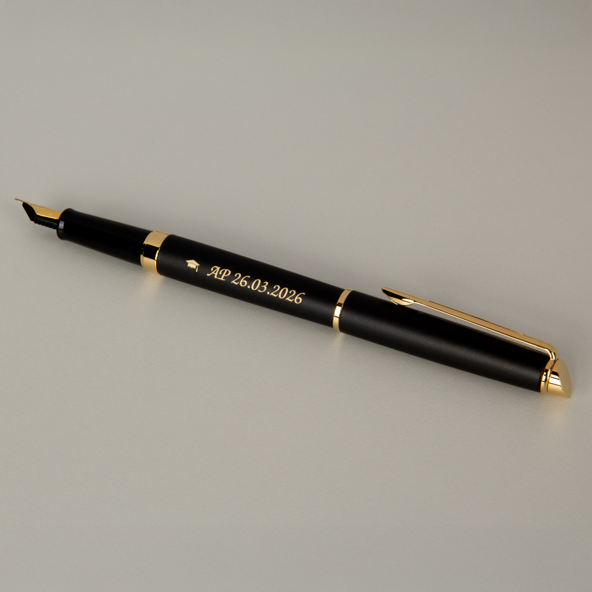 Pióro wieczne Waterman Hemisphere czarne matowe GT (S0920710) z grawerem, złote detale, elegancki design premium