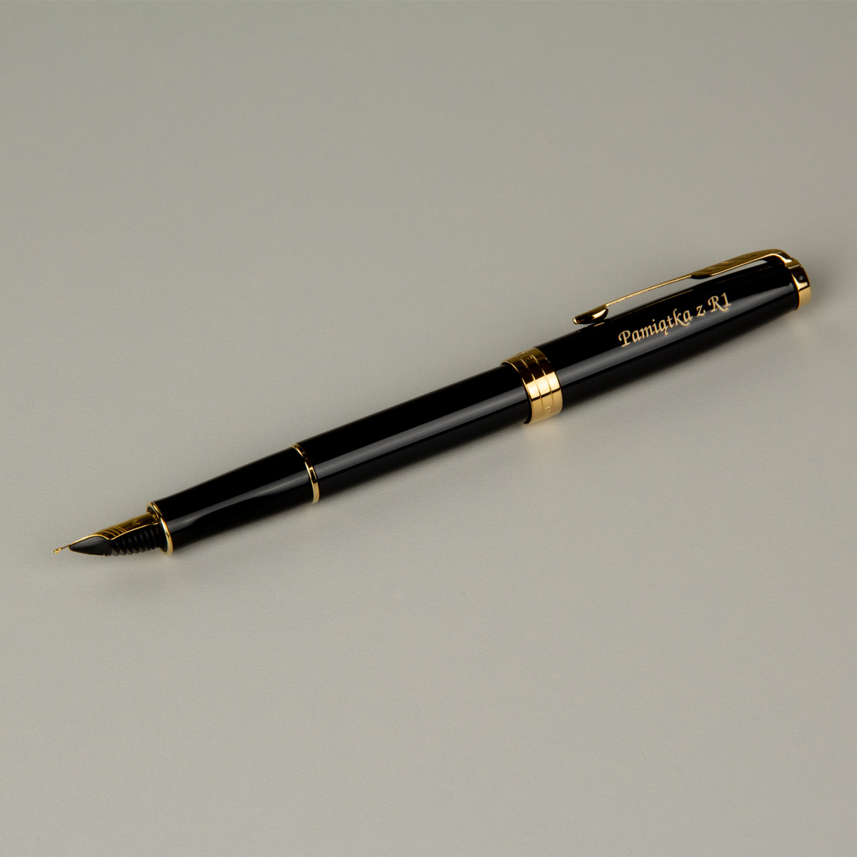 Pióro wieczne Parker Sonnet Czarne GT (1931495) z grawerem dedykacji, czarny lakier i złote detale premium
