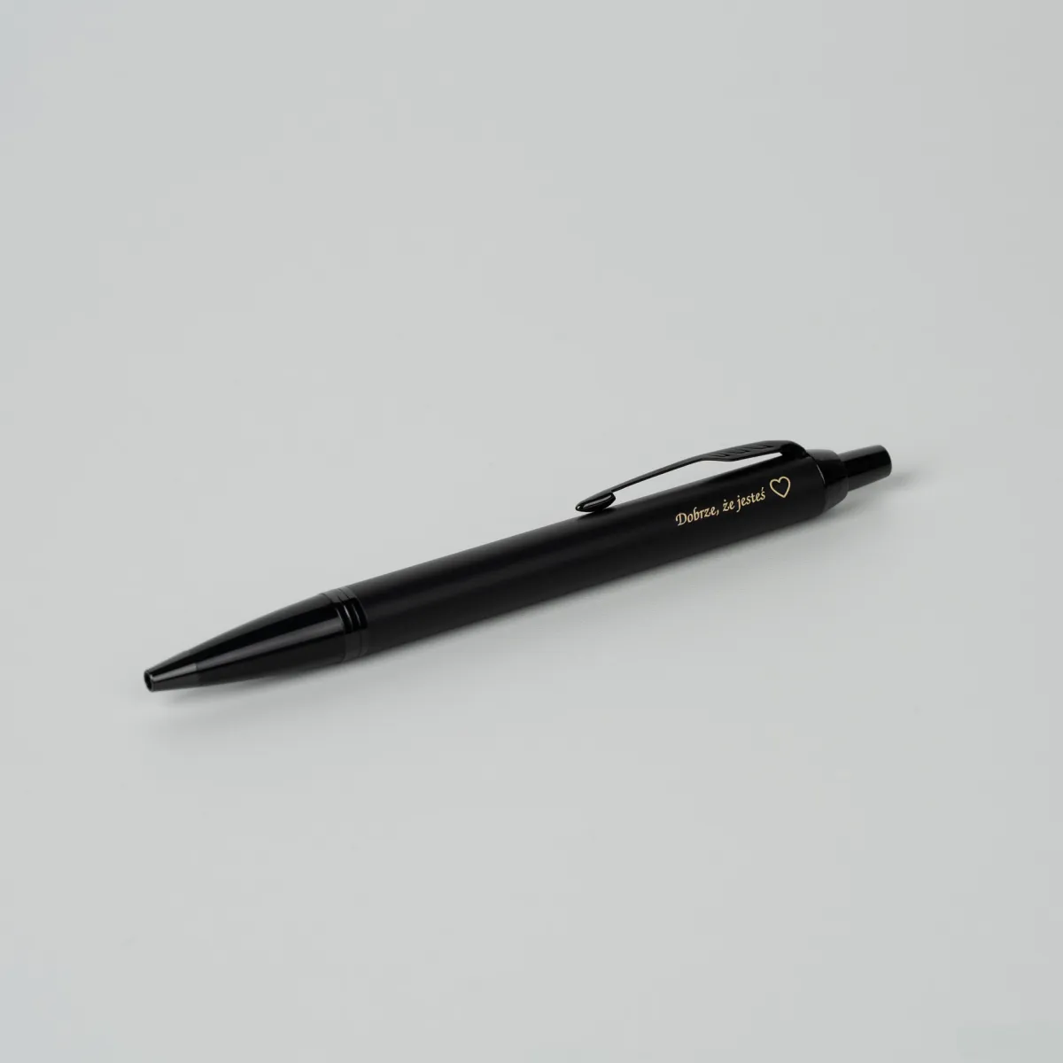Długopis Parker IM Achromatic Czarny 2127618 z grawerem „Dobrze, że jesteś”, minimalistyczny matowy czarny design