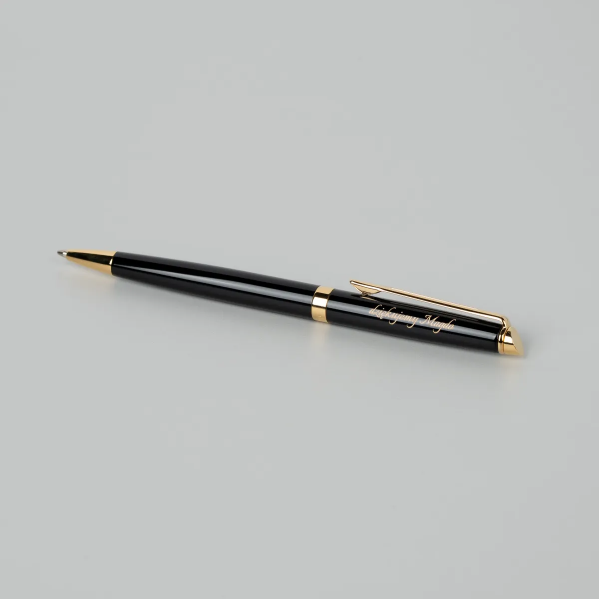 Długopis Waterman Hemisphere czarny GT S0920670 z grawerem „Dziękujemy Magdo”, elegancki czarny lakier i złote wykończenia