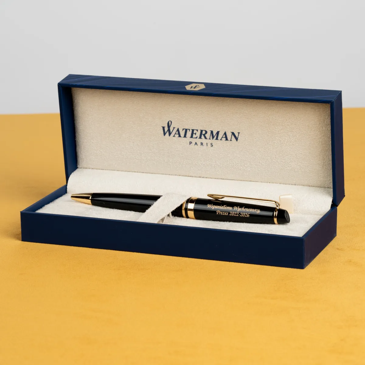 Elegancki długopis Waterman Expert Black GT w pudełku prezentowym z personalizowanym grawerem