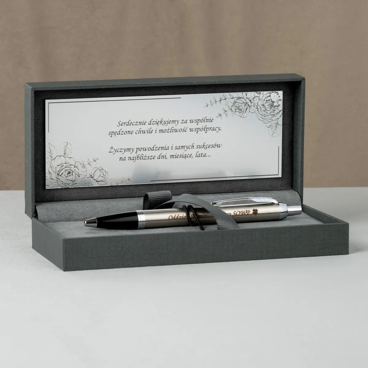 Elegancki długopis Parker IM Stainless Steel CT w pudełku prezentowym z personalizowanym grawerem dedykacji