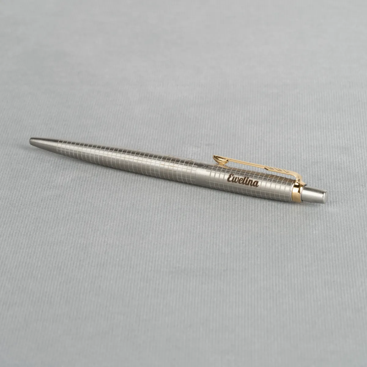 Limitowany długopis Parker Jotter 70th Anniversary Stainless Steel GT z grawerem imienia i złotymi wykończeniami