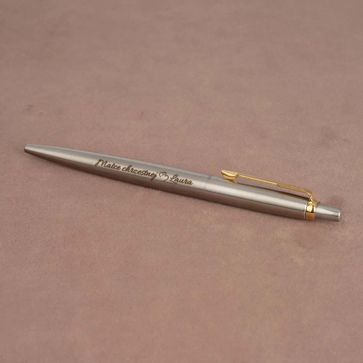 Długopis Parker Jotter stalowy matowy GT z grawerem &bdquo;Matce chrzestnej Laura&rdquo;, elegancki prezent personalizowany