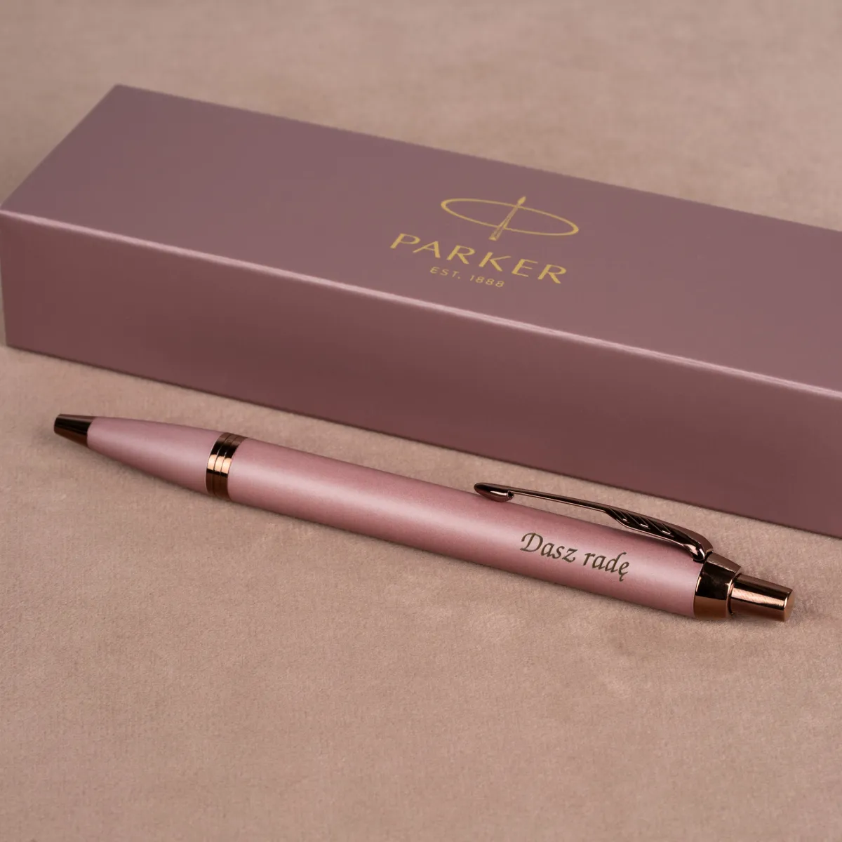 Długopis Parker IM Rituals Mauve z grawerem „Dasz radę”, elegancki różowo-złoty design z pudełkiem