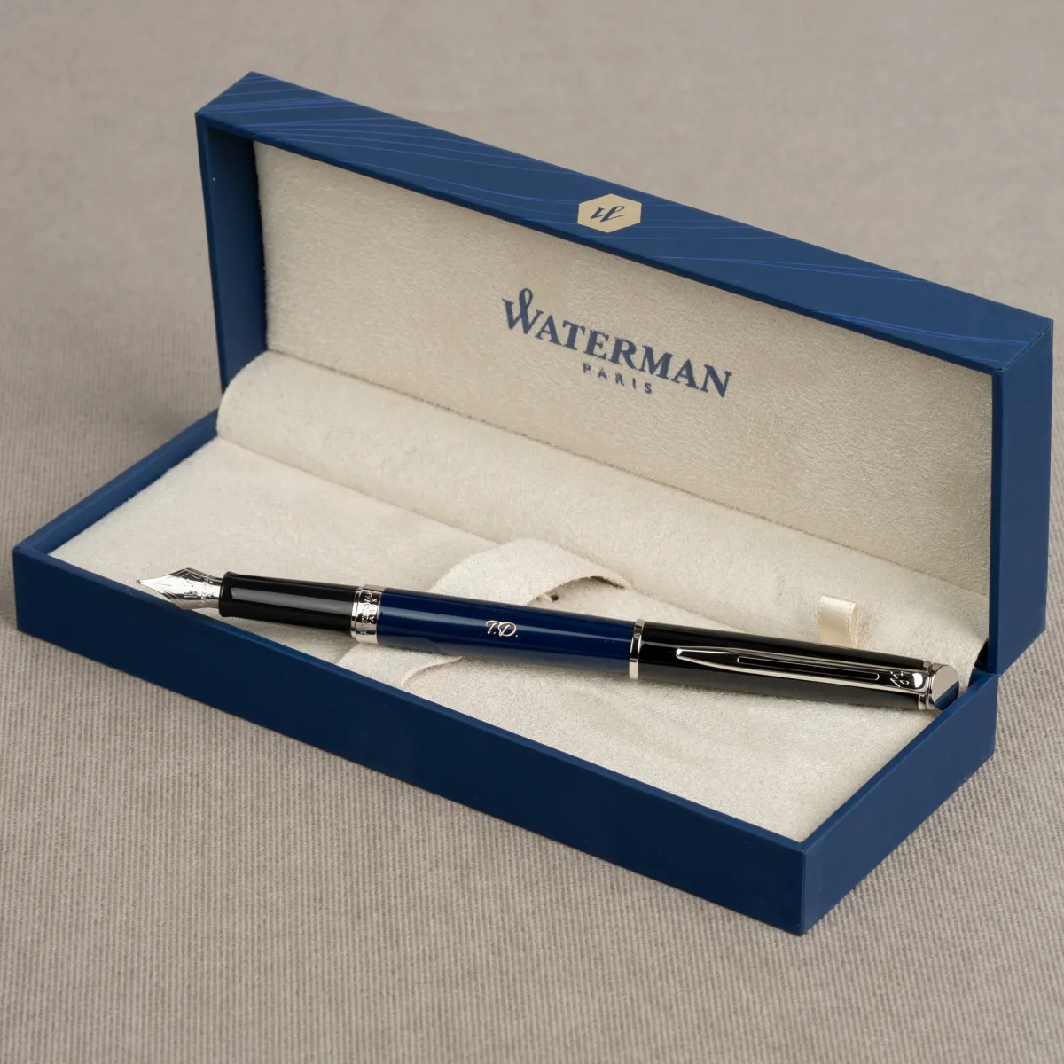 Pióro wieczne Waterman Hemisphere Color Black Blue CT z grawerem „T.D.” w eleganckim etui Waterman.