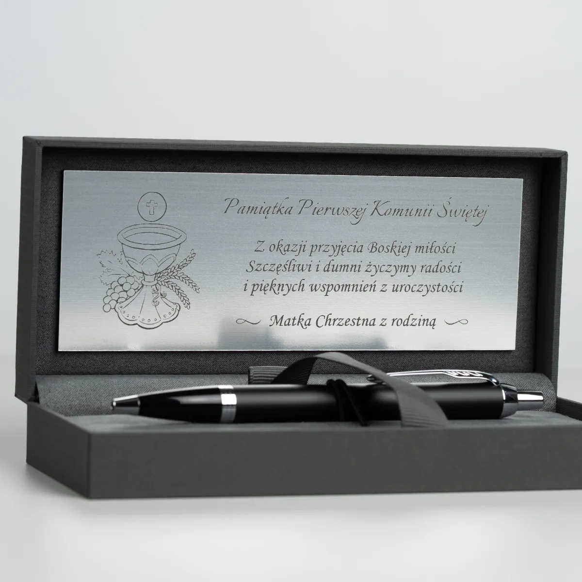Długopis Parker IM Czarny Matowy CT w eleganckim etui z dedykacją na Pierwszą Komunię Świętą.