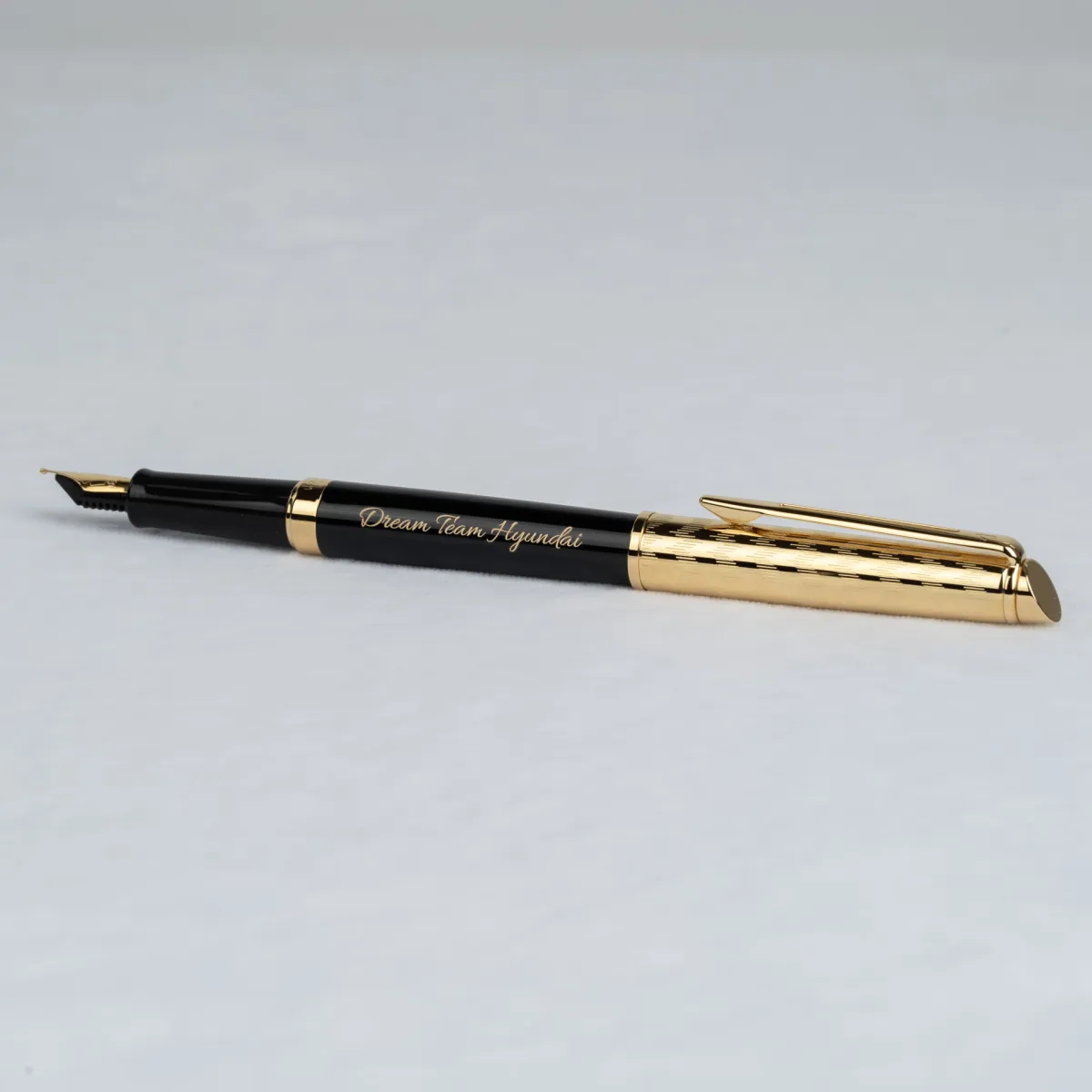 Pióro wieczne Waterman Hemisphere Opera Collection GT z eleganckim grawerem firmowym.