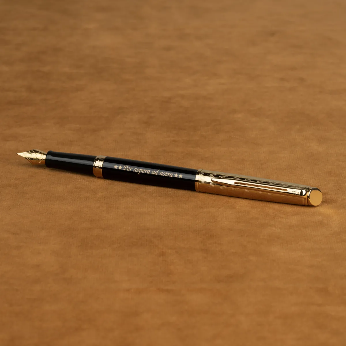 Pi&oacute;ro wieczne Waterman Hemisphere Opera Collection GT [2225135] z grawerem &bdquo;Per aspera ad astra&rdquo;.