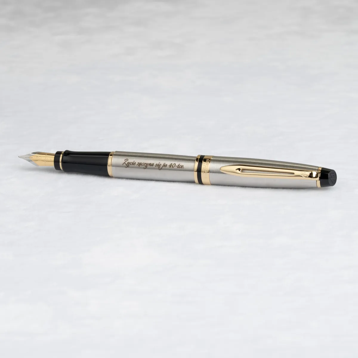 Pi&oacute;ro wieczne Waterman Expert stalowe GT [S0951940] z grawerem &bdquo;Życie zaczyna się po 40-tce&rdquo;.