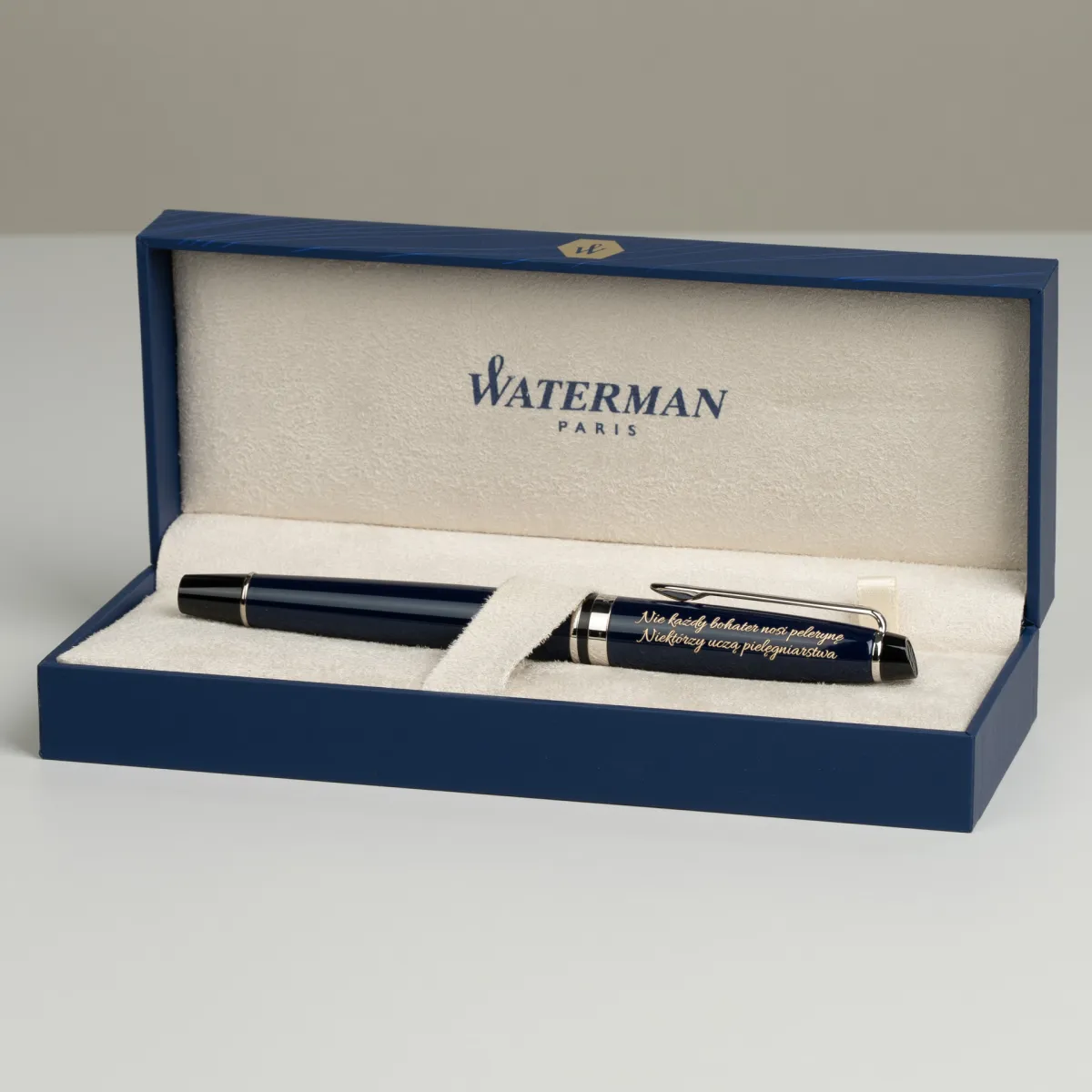 Pi&oacute;ro wieczne Waterman Expert Blue Core CT [2214207] z personalizowanym grawerem w oryginalnym niebieskim etui Waterman.