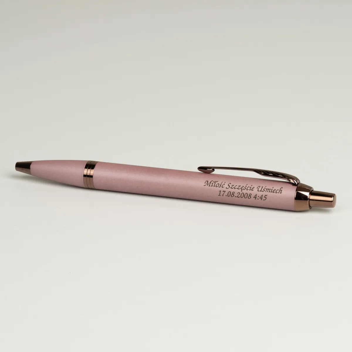 Długopis Parker IM Rituals Mauve [2235416] z personalizowanym grawerem &bdquo;Miłość Szczęście Uśmiech 17.08.2008 4:45&rdquo;.