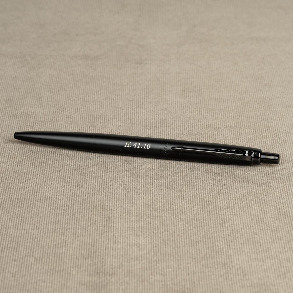 Długopis Parker Jotter XL Monochrome Black [2122753] z personalizowanym grawerem &bdquo;Iż 41:10&rdquo;.