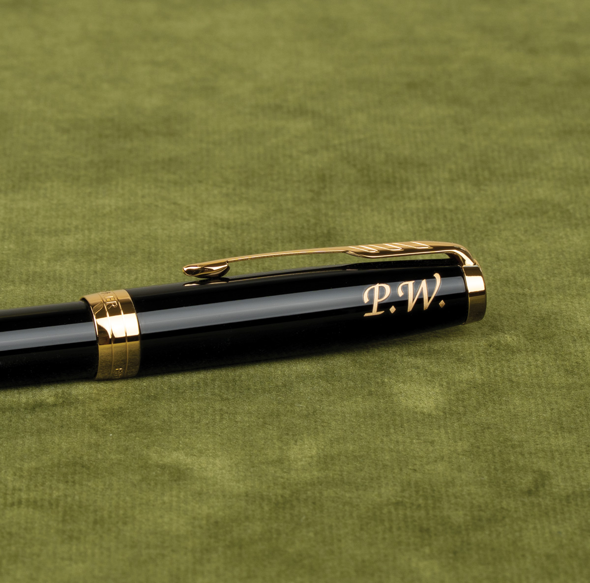 Pi&oacute;ro wieczne Parker Sonnet Czarne GT [1931495] z personalizowanym grawerem &bdquo;P.W.&rdquo;.