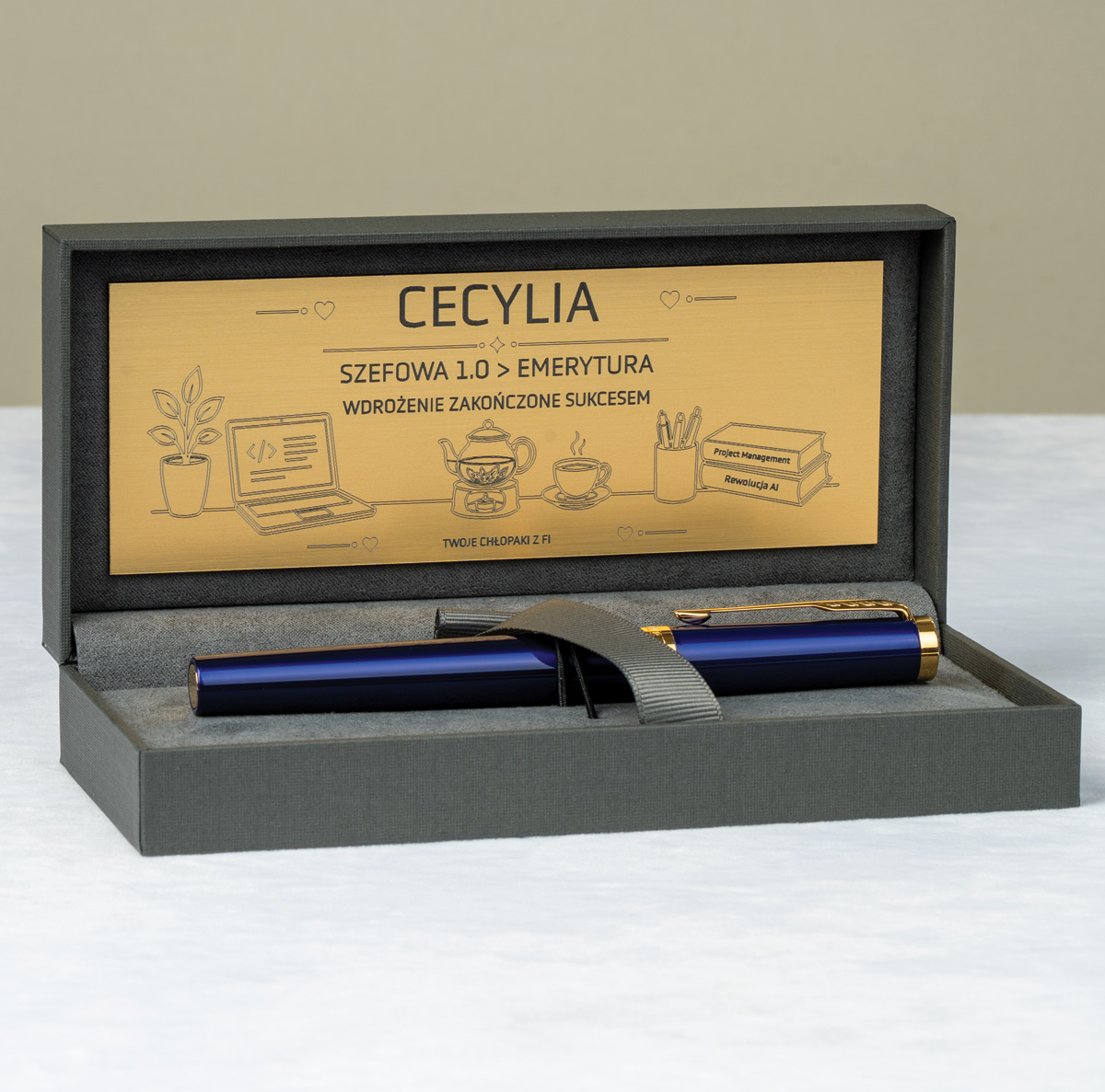 Pi&oacute;ro wieczne Parker Ingenuity Granatowe GT [2182009] w eleganckim pudełku z personalizowaną złotą tabliczką dla Cecylii.