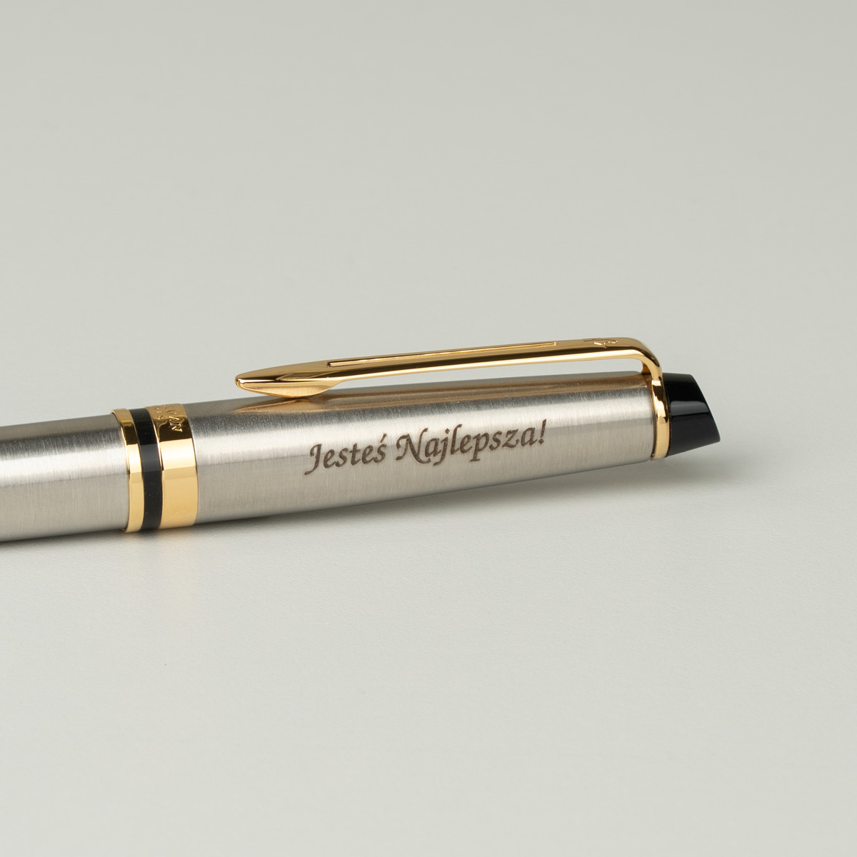 Długopis Waterman Expert stalowy GT [S0952000] z personalizowanym grawerem &bdquo;Jesteś Najlepsza!&rdquo;.