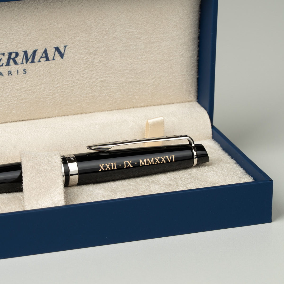 Długopis Waterman Expert czarny matowy CT [S0951900] z personalizowanym grawerem &bdquo;XXII &middot; IX &middot; MMXXVI&rdquo;.