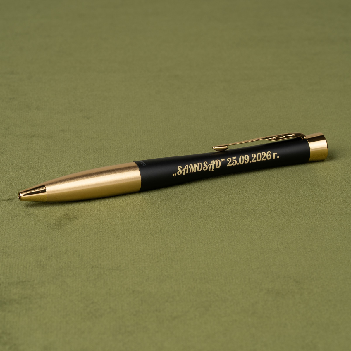 Długopis Parker Urban Czarny Matowy GT [2143640] z personalizowanym grawerem &bdquo;SAMOSĄD&rdquo; 25.09.2026 r.