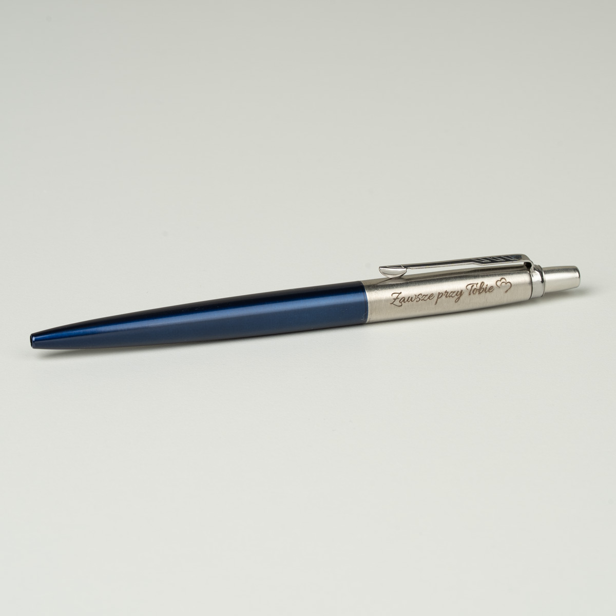 Długopis Parker Jotter Niebieski Royal CT [1953186] z personalizowanym grawerem &bdquo;Zawsze przy Tobie&rdquo; i symbolem serca.